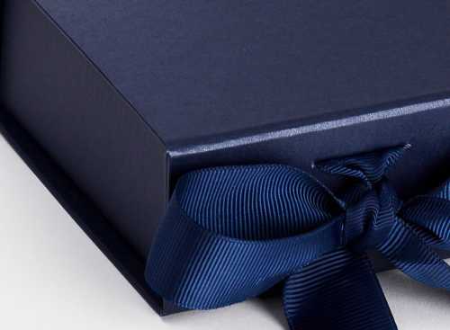 Luxueuze Magneetdozen Diamond & Satijn Navy 9.5x11x4.5cm 12stuks