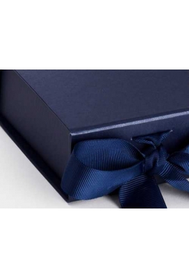 Luxueuze Magneetdozen Diamond & Satijn Navy 9.5x11x4.5cm 12st OP IS OP