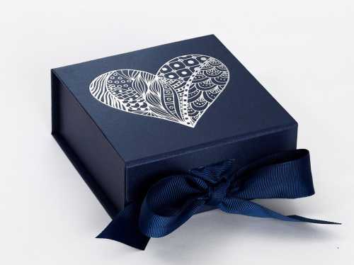 Luxueuze Magneetdozen Diamond & Satijn Navy 9.5x11x4.5cm 12st OP IS OP