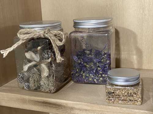 Plastic Potje Met Zilveren Schroefdeksel 4x10cm inhoud 95ml  6stuks