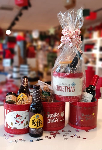 Keramieken Potje Merry Christmas 4stuks & GRATIS 4 ZAKJES & 4 STRIKJES