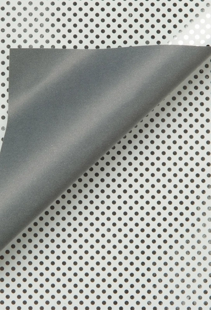 Geschenkpapier Metallised Silver dots 50cm x 100meter Geschenkpapier Metallised Silver dots 50cm x 100meter