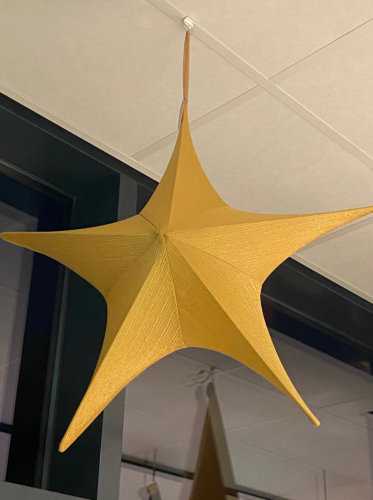 Decoratie Pionbino Stars Goud Medium 65cm doorsnee Met Koord 1stuks