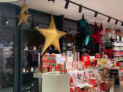 Decoratie Pionbino Stars Goud Medium 65cm doorsnee Met Koord 1stuks