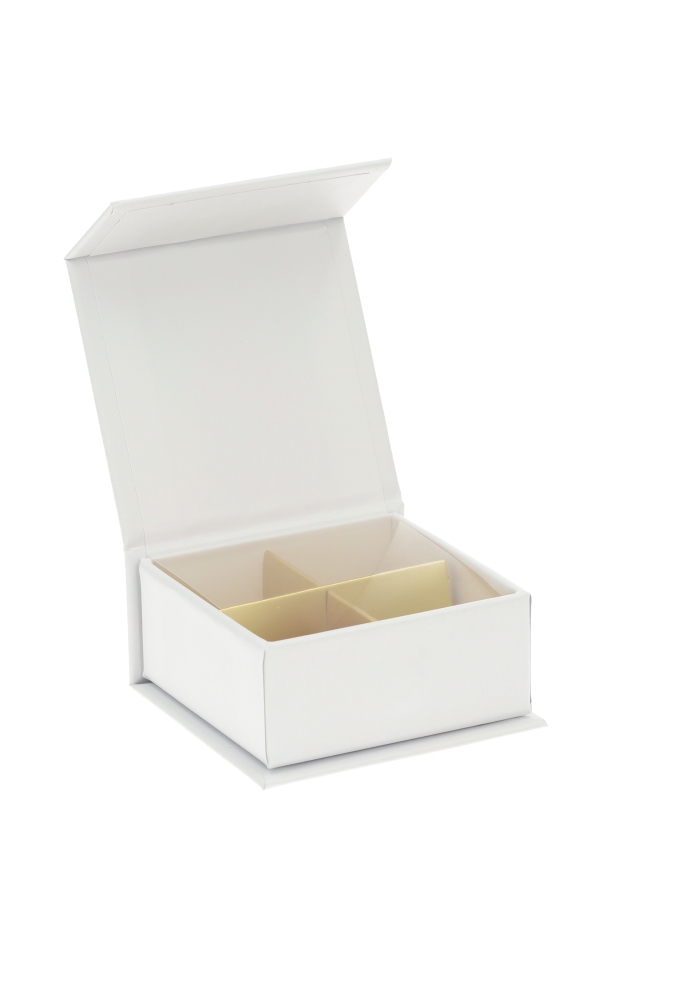 Magneet Bonbondoosjes Mat Wit 4 Bonbons 6.9x6.9x3cm FSC® 10stuks Magneet Bonbondoosjes Mat Wit 4 Bonbons 6.9x6.9x3cm FSC® 10stuks