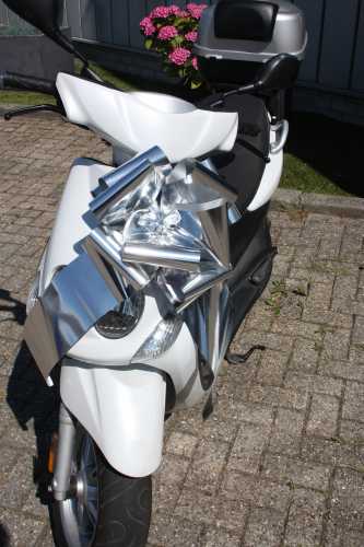 Grote Strik Scooter Milaan Metallic Zilver d36x36+24cm