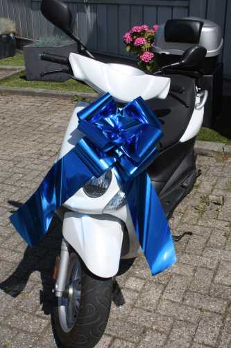 Grote Strik Scooter Milaan Metallic Donker Blauw d36x36+24cm