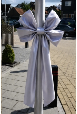Decoratie Strik Zilver 50x35+80cm Lint 18cm extra 50cm Lint
