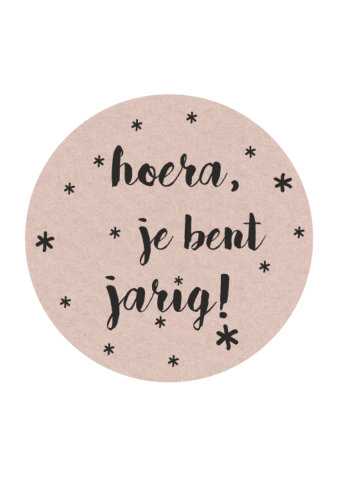 Etiketten Feest Hoera Je Bent Jarig Kraft & Zwart 4.7cm 500stuks OP IS OP