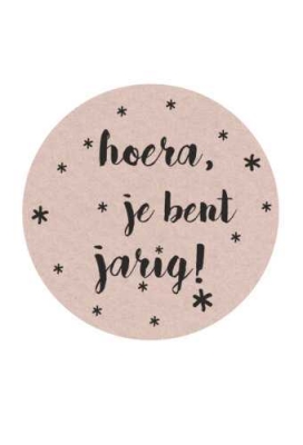 Etiketten Feest Hoera Je Bent Jarig Kraft & Zwart 4.7cm 500stuks OP IS OP