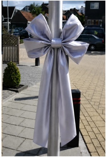 Decoratie Strik Zilver 50x35+80cm Lint 18cm extra 50cm Lint