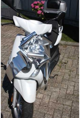 Grote Strik Scooter Milaan Metallic Zilver d36x36+24cm