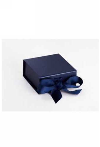 Luxueuze Magneetdozen Diamond & Satijn Navy 9.5x11x4.5cm 12st OP IS OP