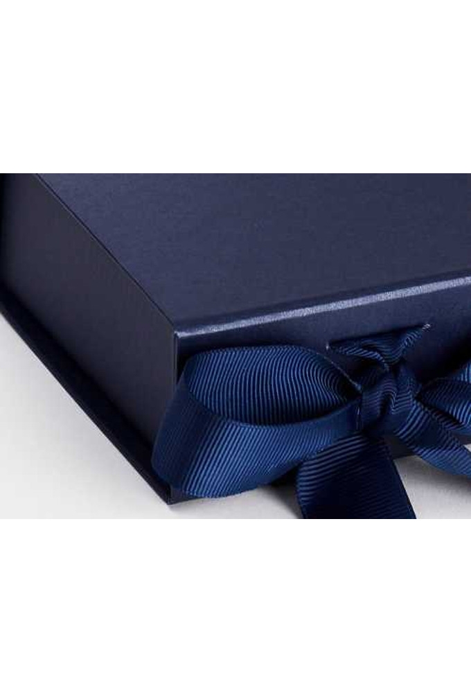 Luxueuze Magneetdozen Diamond & Satijn Navy 9.5x11x4.5cm 12st OP IS OP