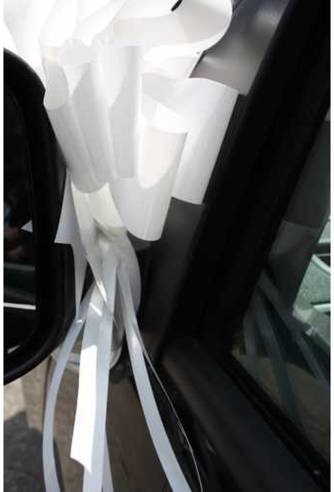 Strik Lak Wit Met Drie Dubbele Strik Doorsnee 25cm lint 5cm