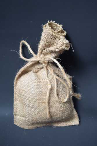 Jutezak Onbedrukt Klein Met Koord 15x25cm 25stuks