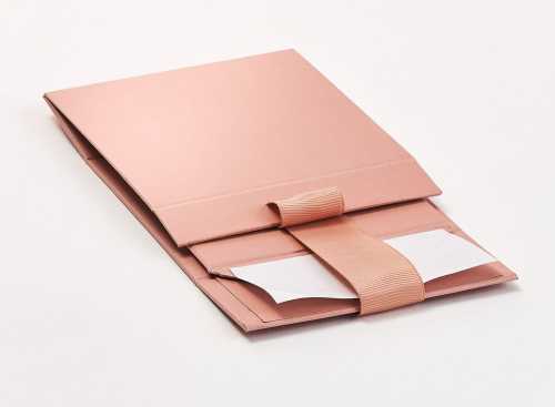 Luxueuze Magneetdozen Diamond & Satijn Roze Gold 9.5x11x4.5cm 12st