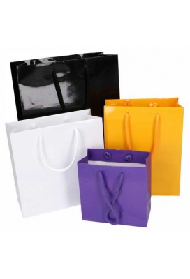 Kadotajes Rome Uni Zwart Glanzend Met Koord 41x14x36cm 10stuks Kadotajes Rome Uni Zwart Glanzend Met Koord 41x14x36cm 10stuks